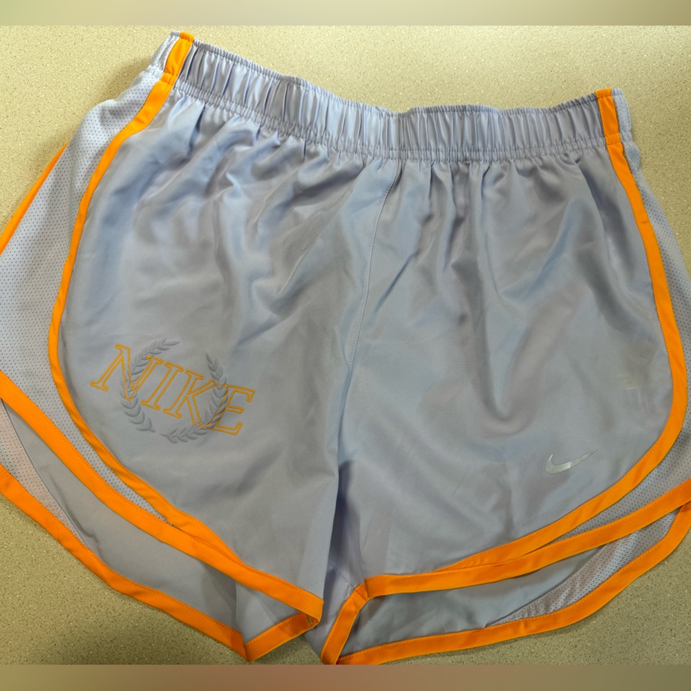 Nike Women’s Dri-FIT Tempo Brief-Lined Graphic Running Shorts